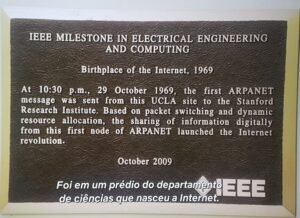 Nasce a internet em 1969 - Conscious